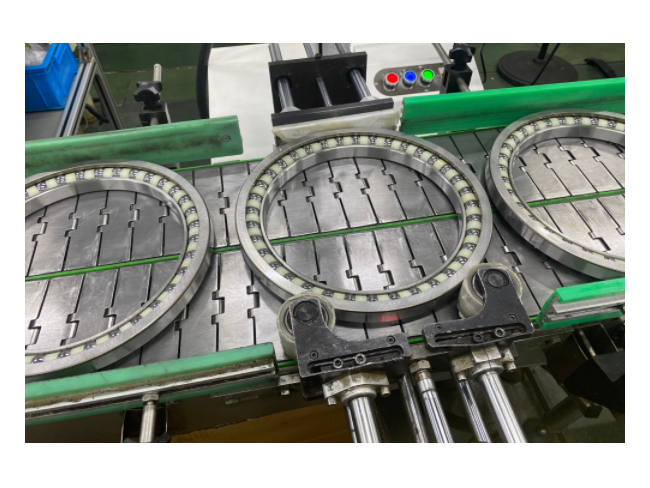 加工中心軸承壞了影響精度嗎？怎么防止軸承損壞？