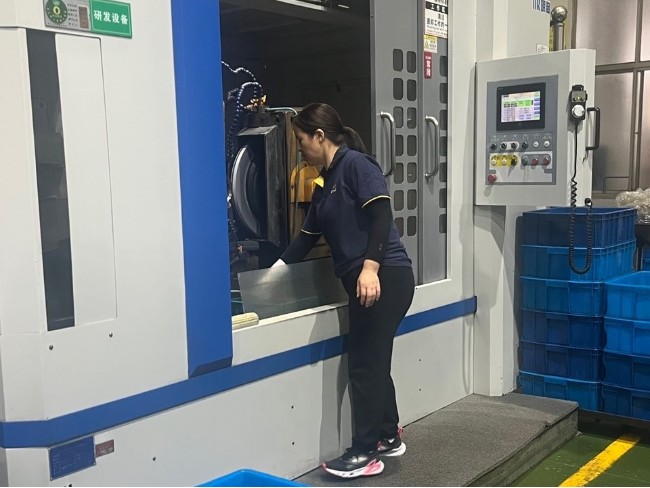 角接觸陶瓷球軸承滾道劃傷的原因有哪些？