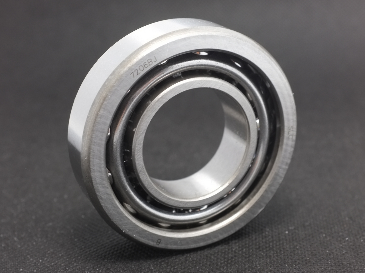 滾動(dòng)軸承預(yù)緊的目的是什么？軸承預(yù)緊關(guān)鍵細(xì)節(jié)