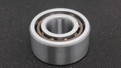 雙列角接觸軸承和兩只角接觸軸承結(jié)構(gòu)哪種好？