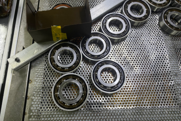 試驗機主軸軸承用角接觸球軸承嗎？