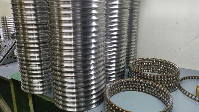 為什么同一個(gè)型號(hào)的加工中心主軸軸承價(jià)格會(huì)相差很多？