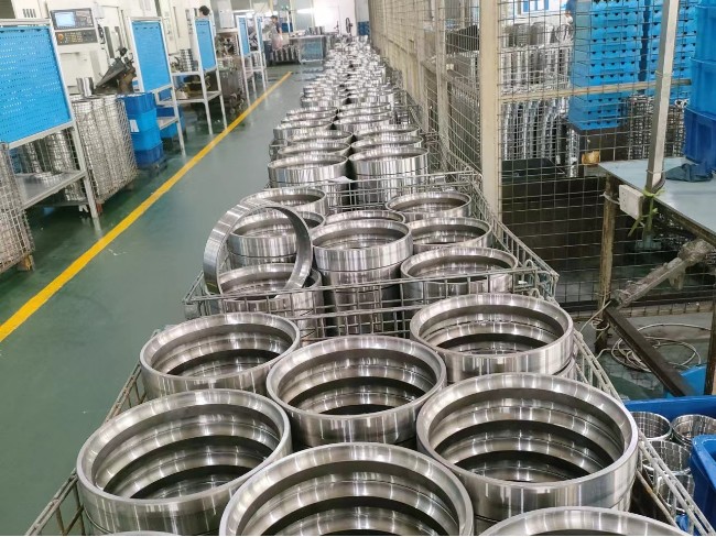 精密機(jī)床主軸軸承接觸角應(yīng)該如何選擇？