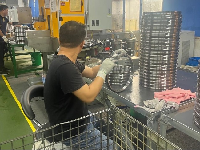 導(dǎo)致高速精密角接觸球軸承裂開的原因有哪些？