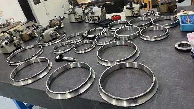 引起精密主軸軸承噪音過大的原因有哪些？