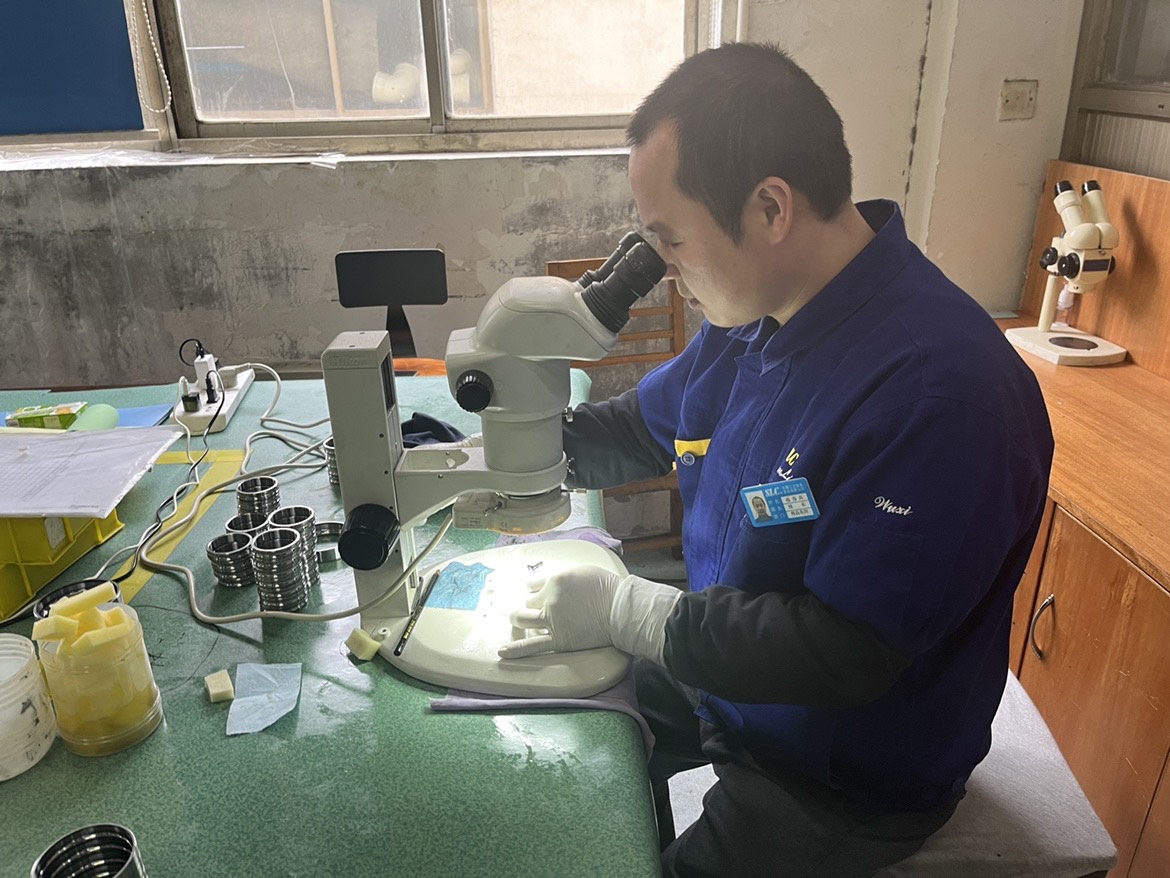 機床主軸一般如何密封角接觸球軸承？